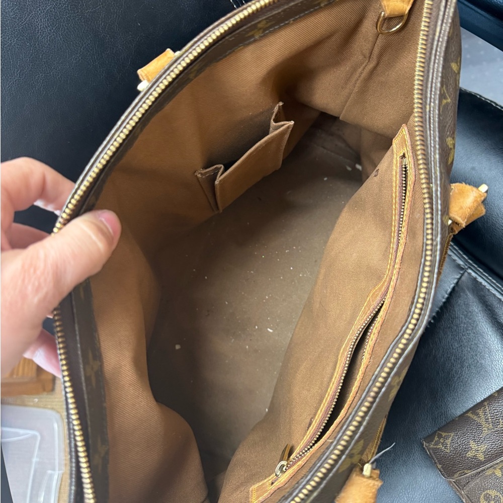 Louis Vuitton Monogram Tote in Brown with Tan Trim - Picture 6 of 9